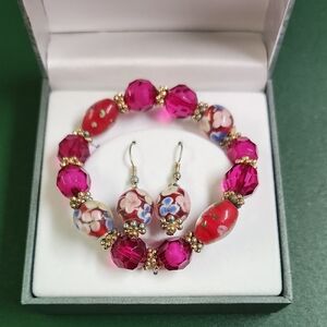 VINTAGE RED Beaded Jewelry Set - Stretch Bracelet And Earrings